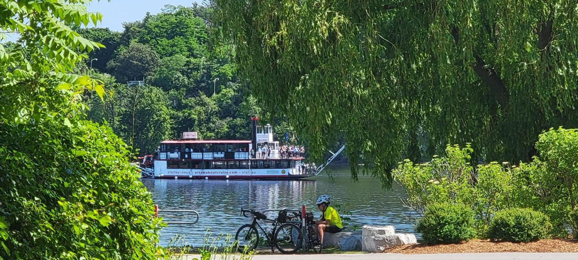 Kokomo Inn Bed And Breakfast Ottawa-Gatineau'S Only Tropical Riverfront B&B On The National Capital Cycling Pathway Route Verte #1 - For Adults Only - Chambre D'Hotes Tropical Aux Berges Des Outaouais Bnb #17542O 외부 사진