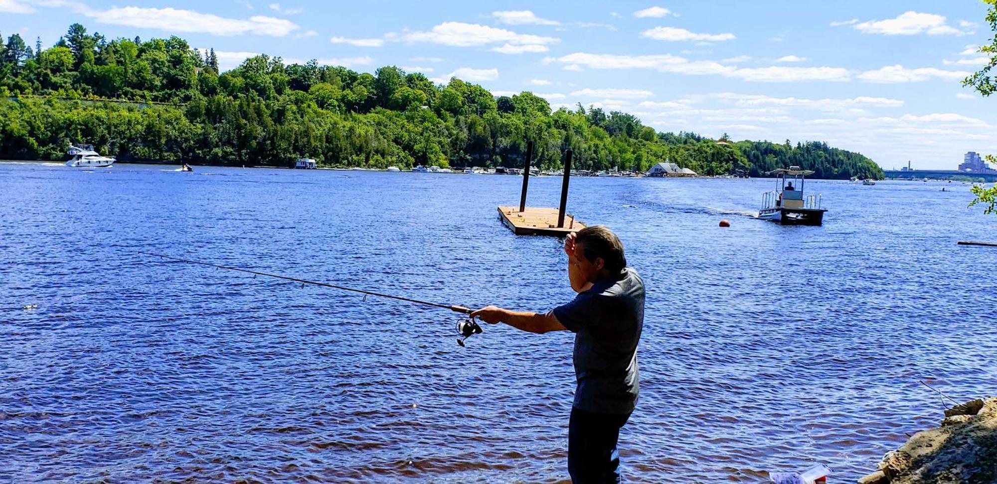 Kokomo Inn Bed And Breakfast Ottawa-Gatineau'S Only Tropical Riverfront B&B On The National Capital Cycling Pathway Route Verte #1 - For Adults Only - Chambre D'Hotes Tropical Aux Berges Des Outaouais Bnb #17542O 외부 사진