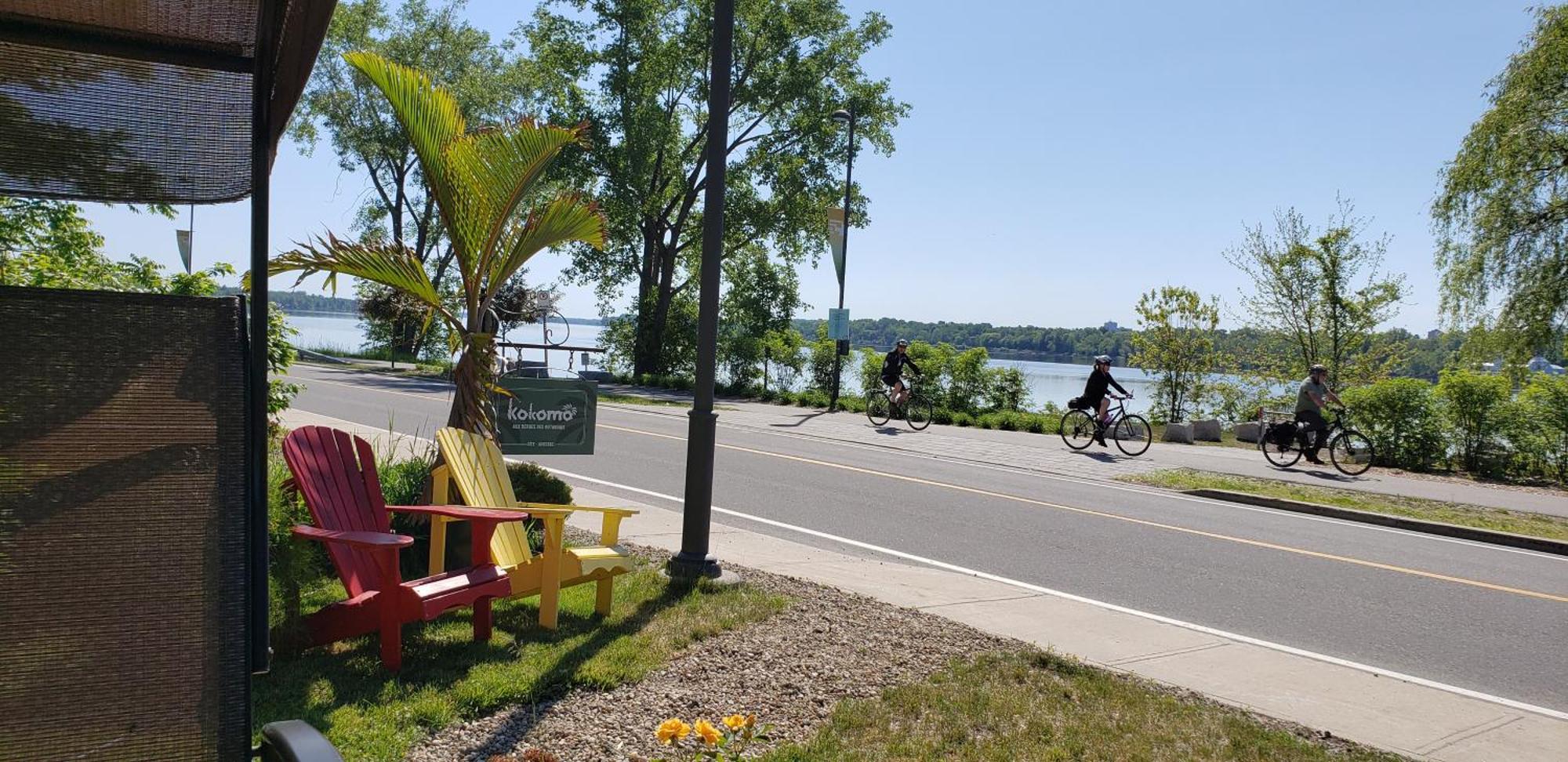 Kokomo Inn Bed And Breakfast Ottawa-Gatineau'S Only Tropical Riverfront B&B On The National Capital Cycling Pathway Route Verte #1 - For Adults Only - Chambre D'Hotes Tropical Aux Berges Des Outaouais Bnb #17542O 외부 사진