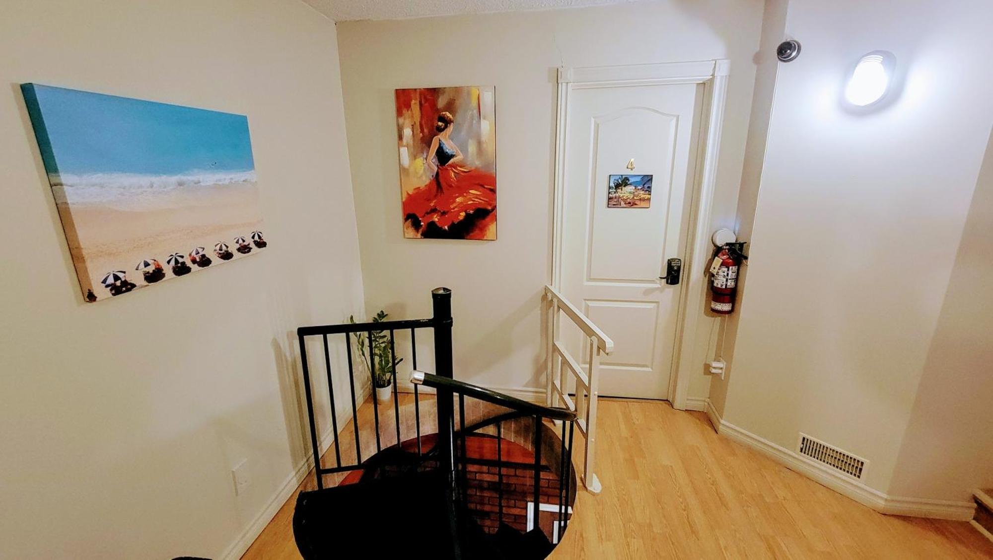 Kokomo Inn Bed And Breakfast Ottawa-Gatineau'S Only Tropical Riverfront B&B On The National Capital Cycling Pathway Route Verte #1 - For Adults Only - Chambre D'Hotes Tropical Aux Berges Des Outaouais Bnb #17542O 객실 사진